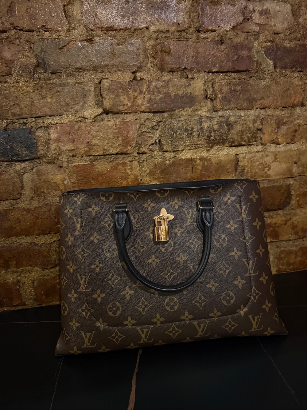 Louis Vuitton Monogram Tote with Black Handles and Gold Hardware nwot authentic